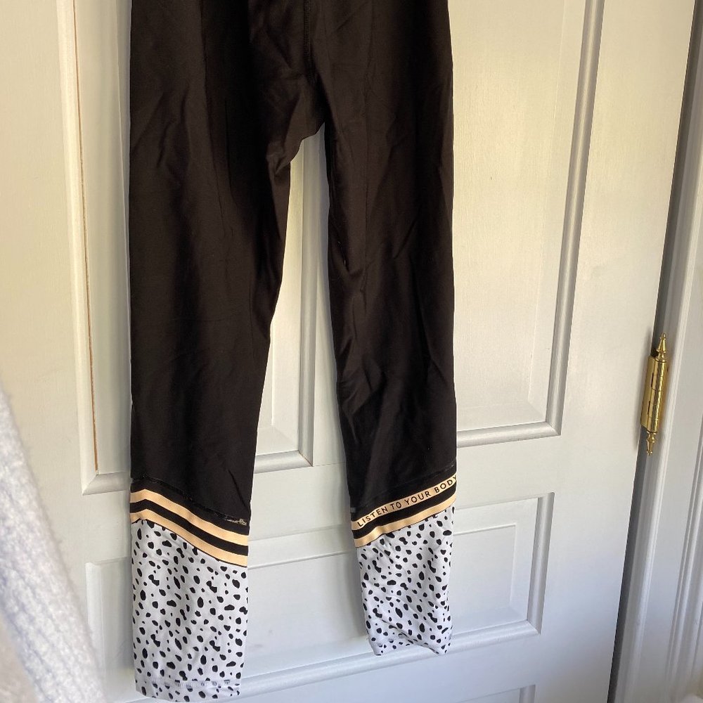 Sarah’s Day x White Fox polka dot leggings